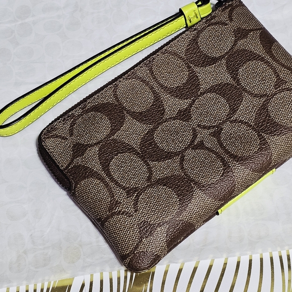 Coach Bright Neon Green Signature Corner Zip Wristlet Wallet 58035 Fluorescent - Picture 12 of 12